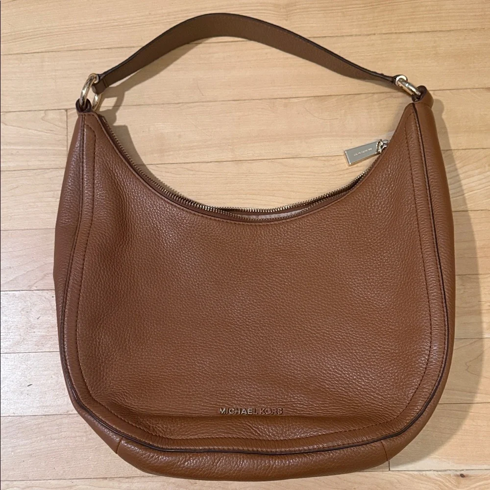 Stunning MK Pebbled Leather‎ Hobo – Rich Acorn|Like New Condition|Gold Plated